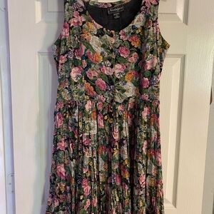 Nostalgia Floral Sleeveless Dress size L